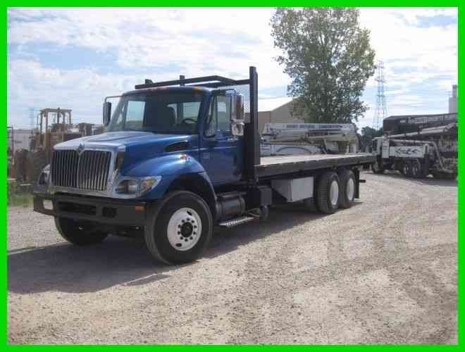 INTERNATIONAL 7500 SSA 6X4, 26' FLATBED (2007)