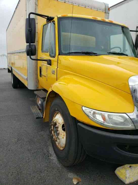 INTERNATIONAL RELIABLE 4300 SERIES 25 FOOT BOX TRUCK WITH DT 466 DIESEL (2007)