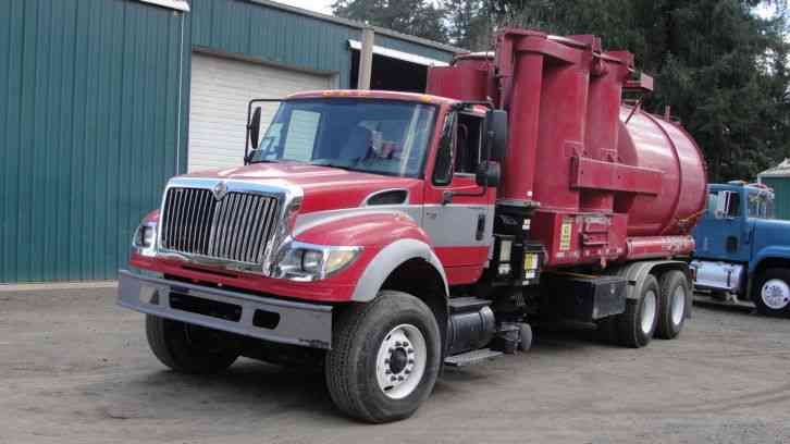 International 7600SBA (2007)