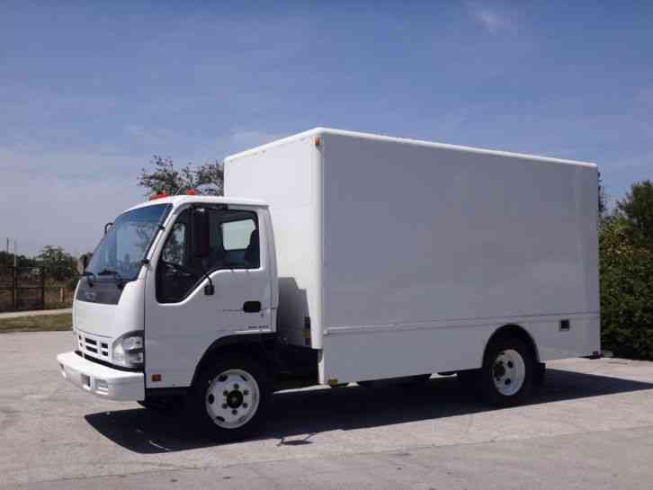 Isuzu NPR Box Truck (2007)