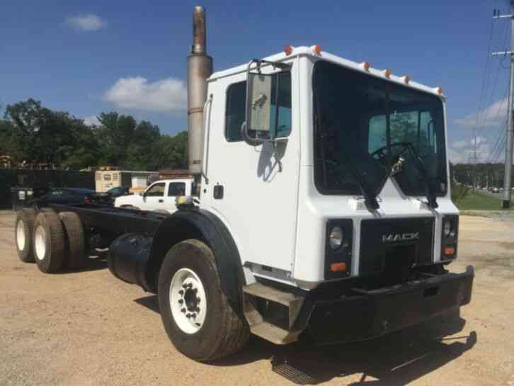 Mack MR688S cab and chassis, heavy spec, very clean, ready to work  (2007)