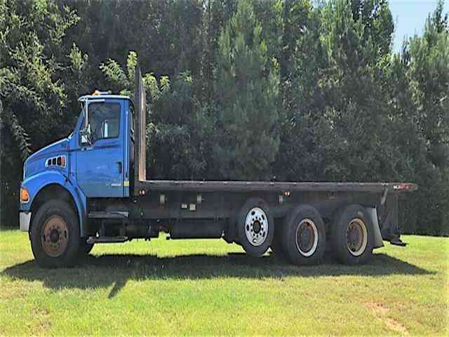 Sterling ACTERRA FLATBED W/MOFFET -- (2007)