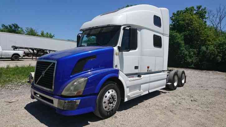 Volvo VNL 780 (2007) : Sleeper Semi Trucks