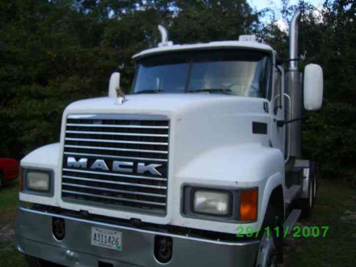 Mack CHN613 (2007)