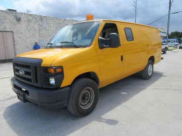 Ford E350 (2008)