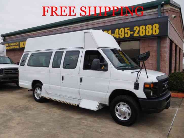 FORD ECONOLINE E-350 HANDICAP VAN (2008)