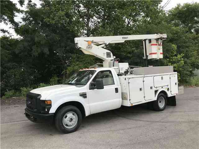 Ford Super Duty F-350 DRW ONAN VERSALIFT 35ft Bucket Truck (2008)