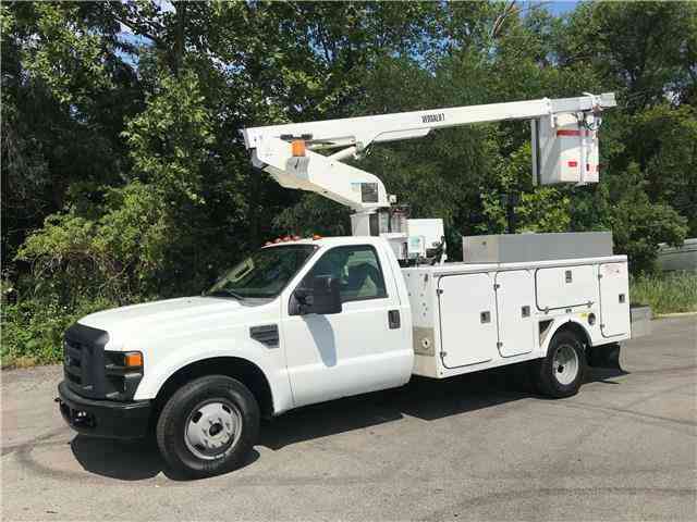 Ford Super Duty F-350 DRW ONAN VERSALIFT 35ft Bucket Truck (2008)