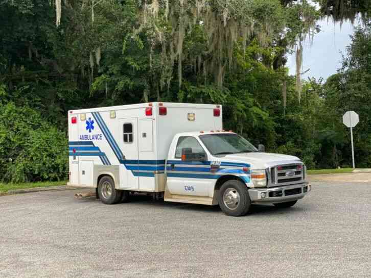 Ford F350 Super Duty Ambulance (2008)