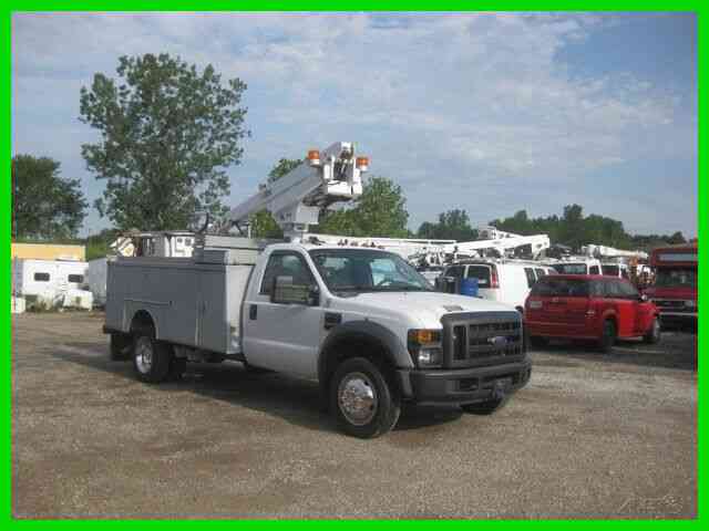 FORD F450 6. 8 V10 GAS AUTO WITH ALTEC 34' (2008)