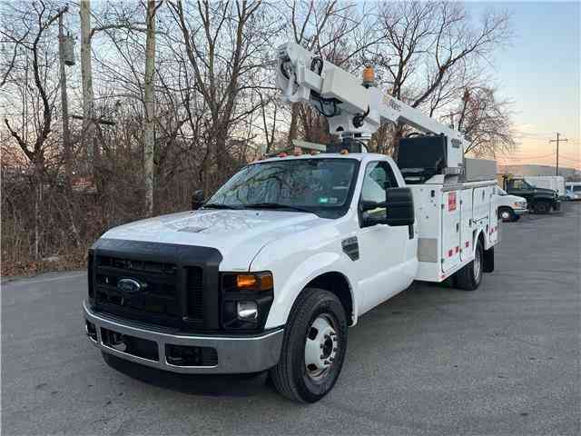 Ford Super Duty F-350 DRW 36ft BUCKET TRUCK ALTEC Only 93k (2008)