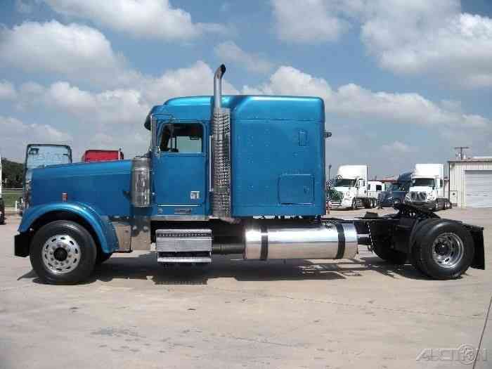 Freightliner Classic Xl 2008 Sleeper Semi Trucks