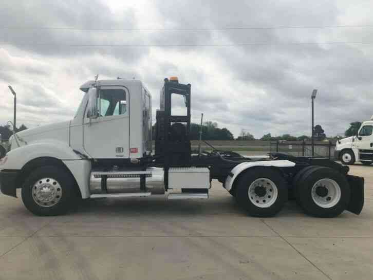 Freightliner Columbia (2008) : Daycab Semi Trucks