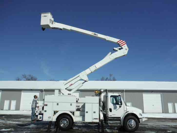 Freightliner M2-106 Bucket Truck (2008)