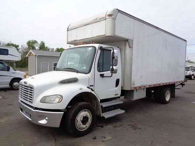 FREIGHTLINER M2 BOX TRUCK (2008)