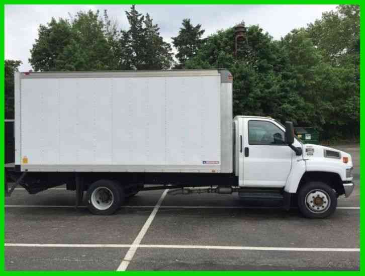 GMC C5C042 Box Truck (2008)