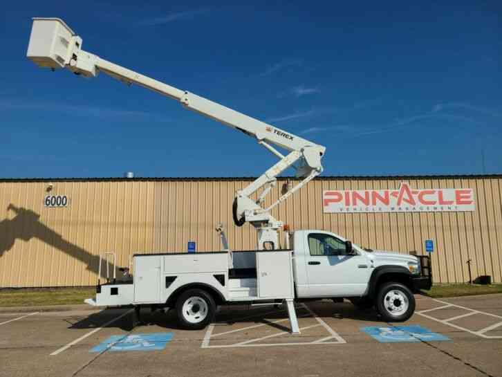 Sterling 5500 6. 7 CUMMINS MATERIAL HANDLER (2008)