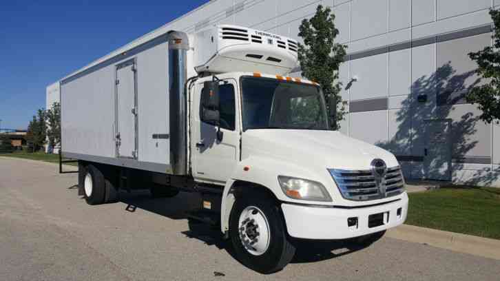 Hino 268 Reefer Freezer Refrigerated 24'ft Box Automatic Under CDL Low Miles Diesel (2008)