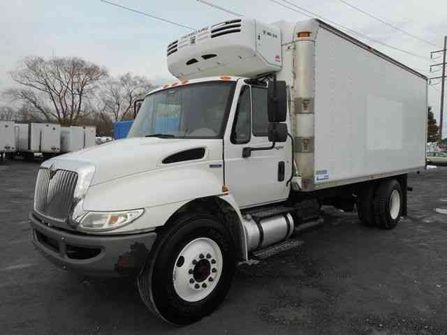 INTERNATIONAL 4300 REEFER FREEZER BOX TRUCK (2008)