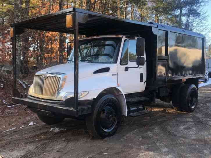 iNTERNATIONAL 4400 Under CDL Chipper Dump Truck (2008)