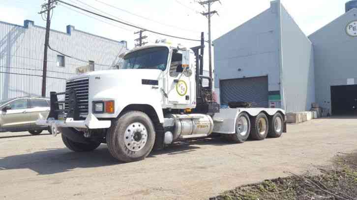 Mack PINNACLE WINCH TRUCK (2008)