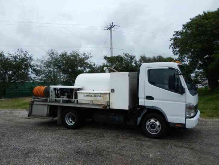 Mitsubishi Fuso FE145 Spray Truck (2008)