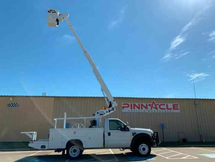 Ford Super Duty F-450 ALTEC AT30G BUCKET TRUCK (2009)