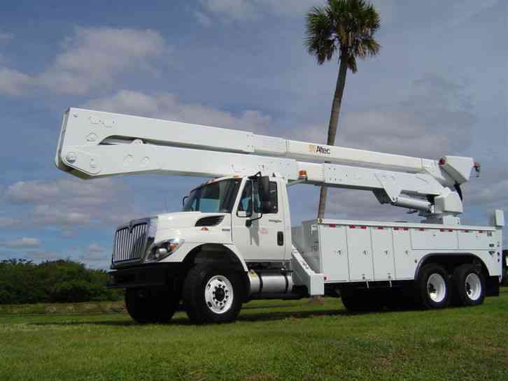 International 7400 BUCKET TRUCK 82 FT (2009)