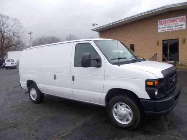 Ford E-Series Cargo E 150 3dr Cargo Van (2009)