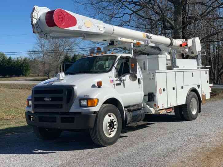 Ford F750 Altec 60' Overcenter 60' Altec Material Handler Bucket Truck (2009)