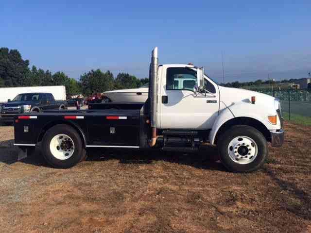 Ford f750 cummins engine