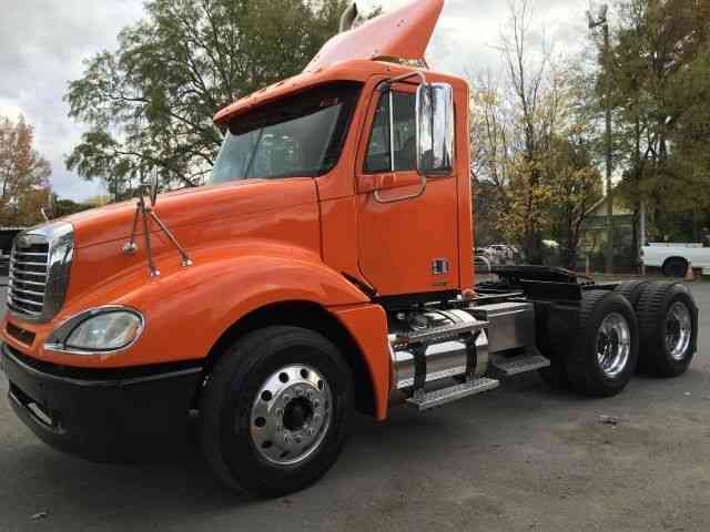 Freightliner CL120 (2009)