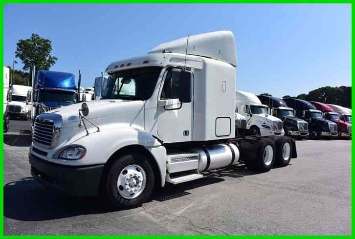 Freightliner CL120 Detroit S60 *534K Miles* No DEF Sleeper (2009)