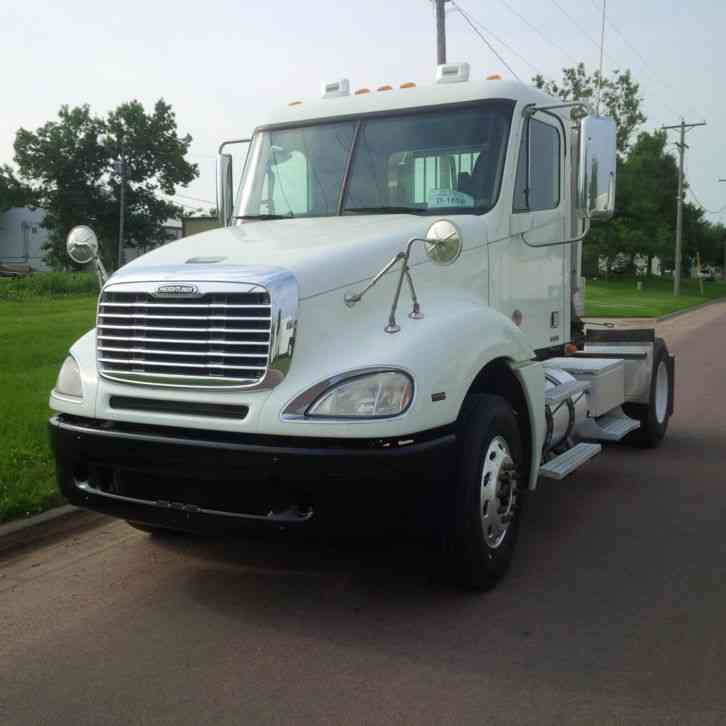 Freightliner CL120 (2009)