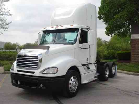 FREIGHTLINER FCL12064ST (2009)