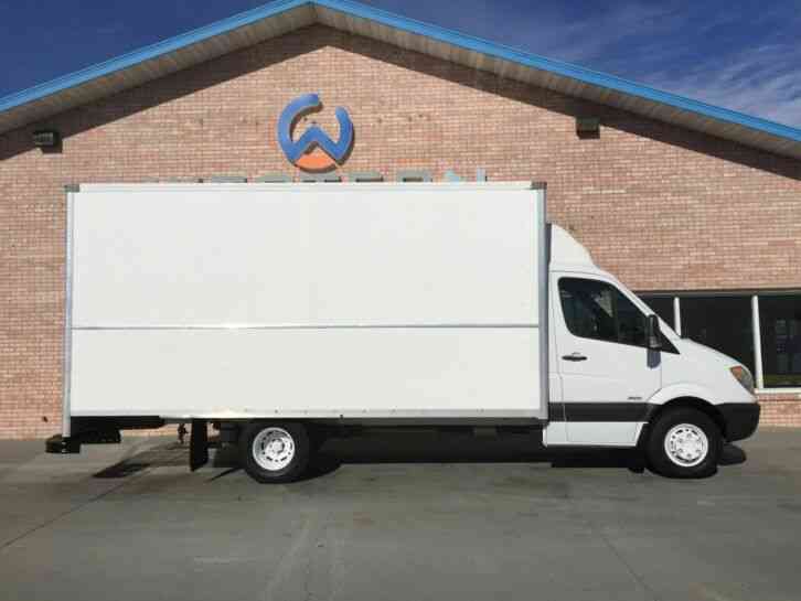 Freightliner Sprinter Delivery Van Step Van (2009)