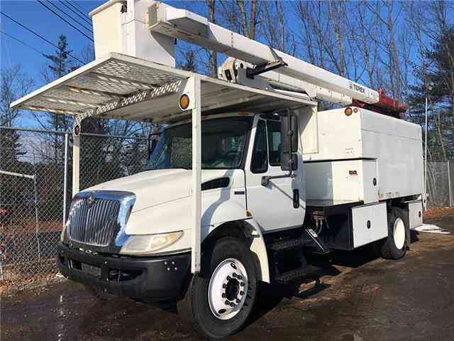 International 4300 Bucket Truck (2009)