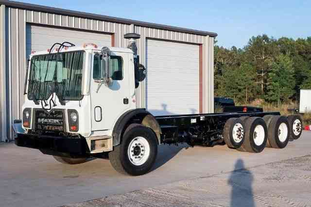 Mack MRU613 (2009)