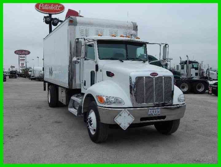 Peterbilt 335 (2009)