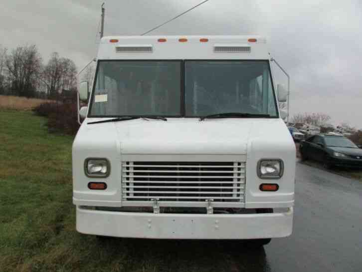 Workhorse Freightliner W42 P1000 FEDEX Food Truck Step Van (2009)