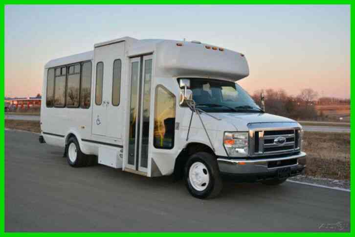 Ford E-450 (2010)