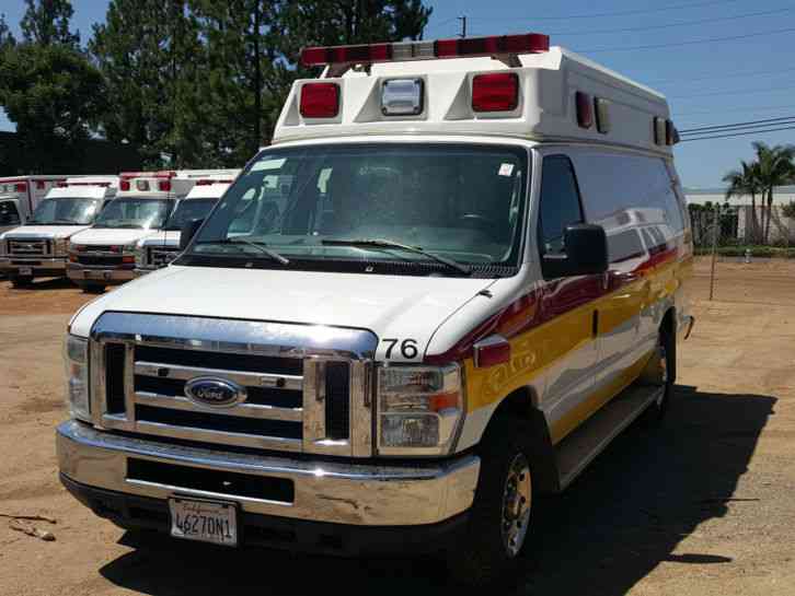 Ford E350 Ambulance (2010)