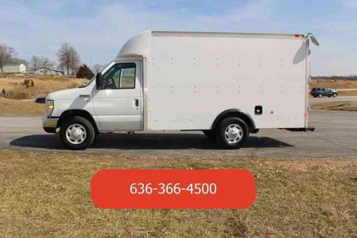 Ford E-350 (2010)