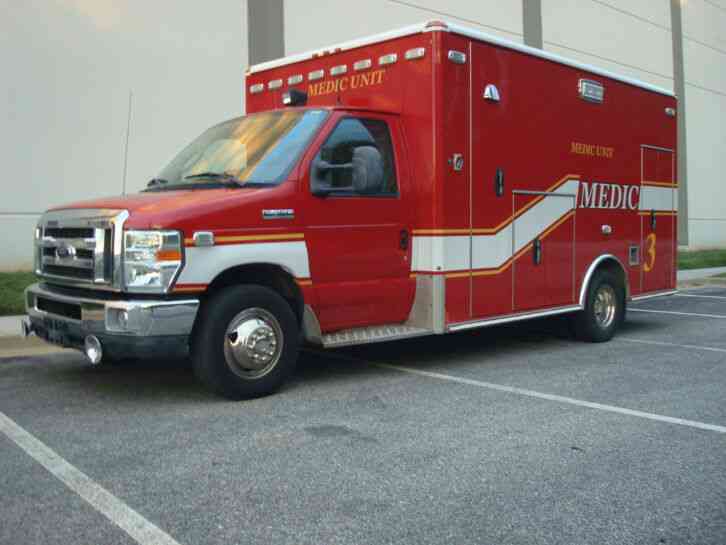 FORD E450 WHEELED COACH POWERSTROKE AMBULANCE (2010)