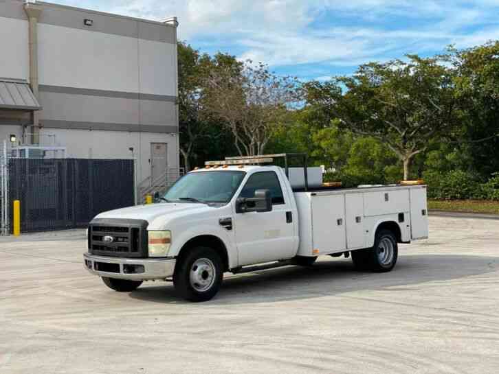 Ford F-350 Utility Truck (2010)