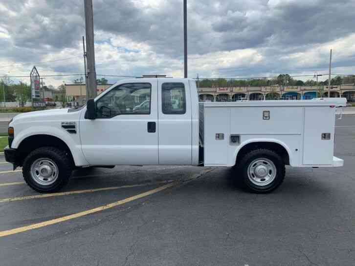 Ford F250 4X4 EXTRA CAB UTILITY SERVIC TRUCK (2010)