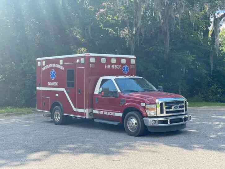 Ford F350 Super Duty Ambulance (2010)