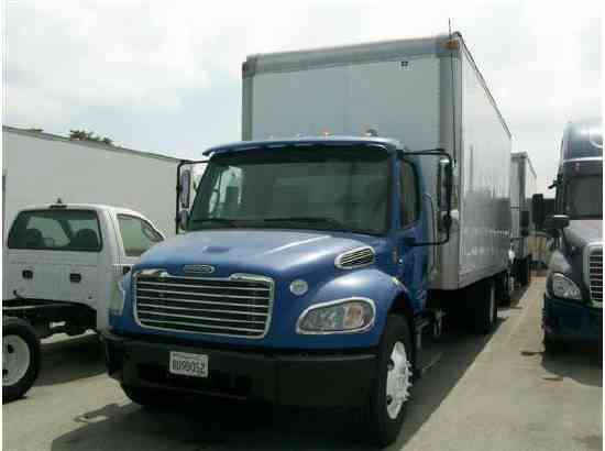 Freightliner 22Ft Box Truck Low Miles Only 130k 26, 000# GVWR CARB OK (2010)