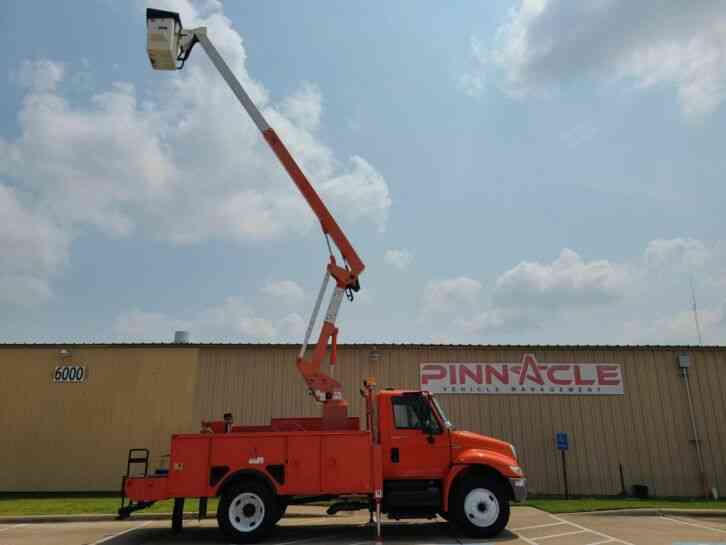 International 4300 42' ETI BUCKET TRUCK WITH CABLE SPOOLER (2010)