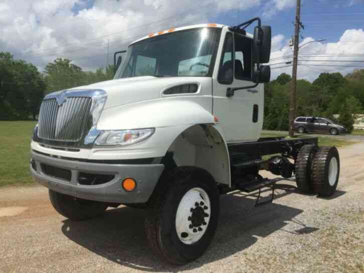 International 4400 4x4 cab and chassis, low miles, very clean, work ready!! (2010)
